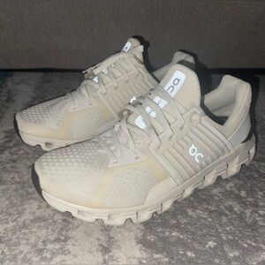 Women’s On Cloud / size 10